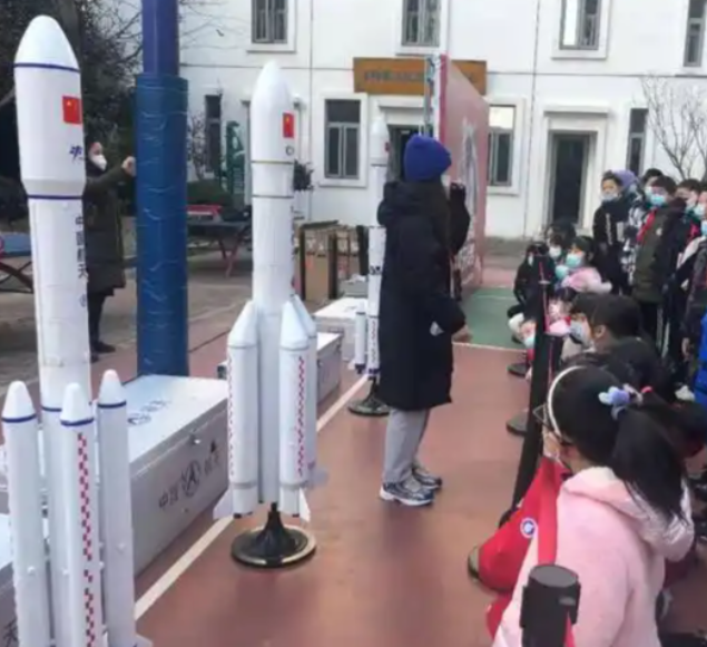<b>深化展览的公共教育功能让小朋友们有时机去展现自己</b>